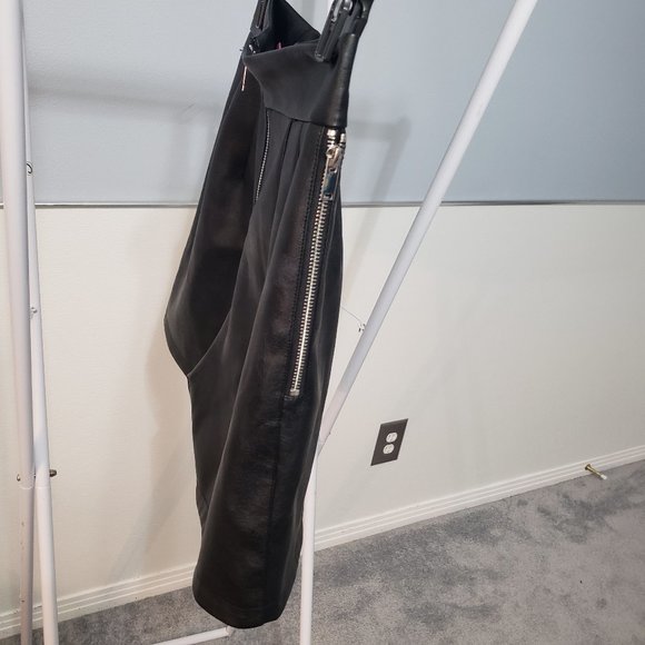 VIXEN by Micheline Pitt Good Things for Bad Girls Vegan Leather Black Shorts Med - Picture 3 of 11